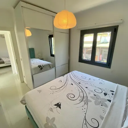 2 Bedroom Flat In Yalikavak 5 Minutes Walking Distance To The Sea Apartmán