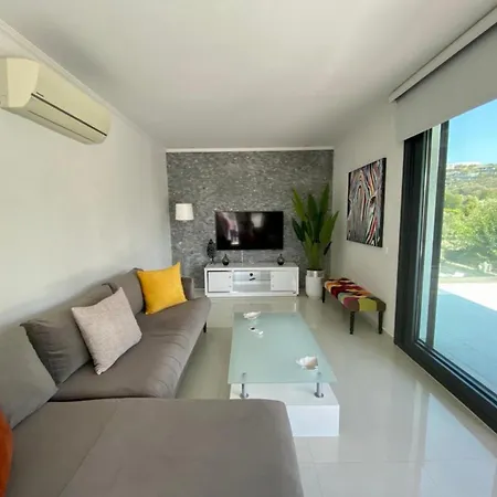 2 Bedroom Flat In Yalikavak 5 Minutes Walking Distance To The Sea Apartmán *