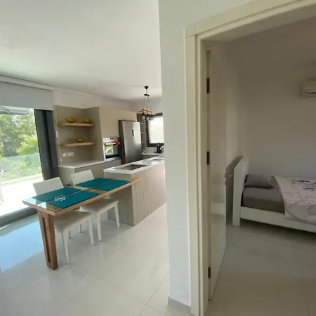 Апартаменты 2 Bedroom Flat In Yalikavak 5 Minutes Walking Distance To The Sea